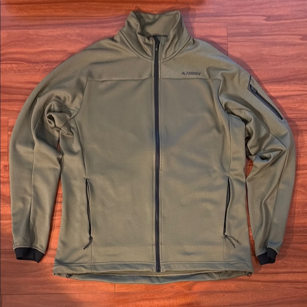 Men's Olive Green Sweater